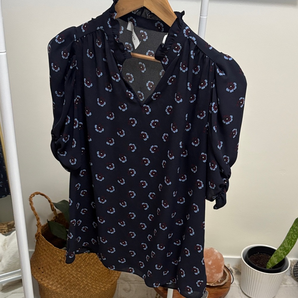 Elegant Black Patterned Women's Top